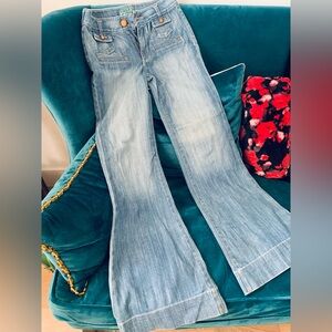 Vintage grass bell bottom jeans 🍎